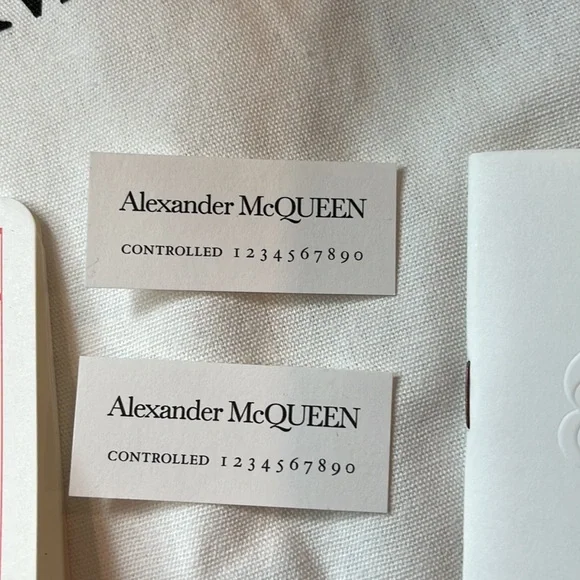 Alexander McQueen Black Shoulder Bag - Picture 12 of 12